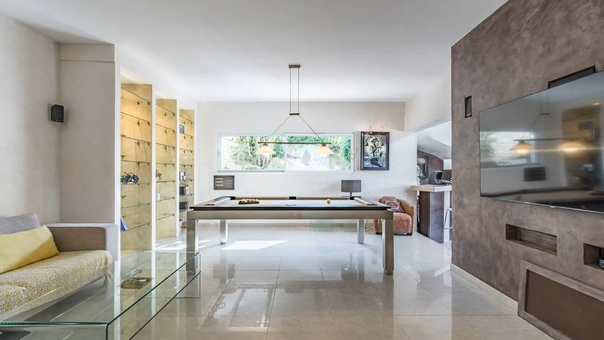 Diane By Terrys Homes Cannes 0*,  France